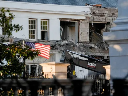 ترامب يهدم جزءاً من البيت الأبيض.. لبناء “أرقى” قاعة احتفالات بأميركا